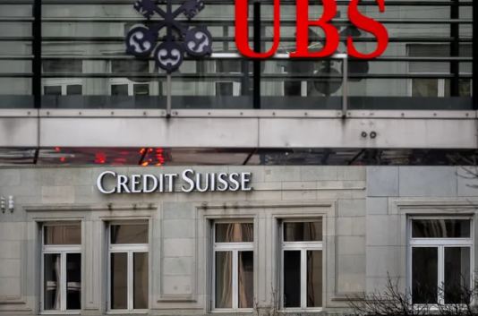  بنك UBS