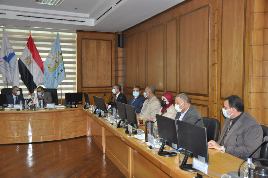 جانب من اجتماع مجلس جامعة كفر الشيخ