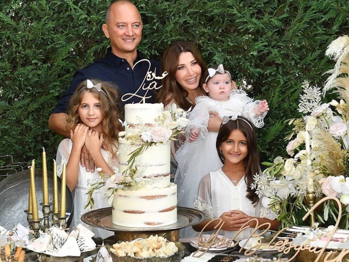 نانسي عجرم وبناتها