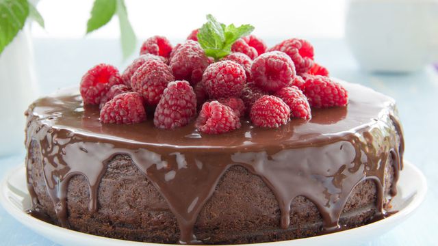 تعرفي على طريق عمل كيكة الشوكولاتة اللذيذة