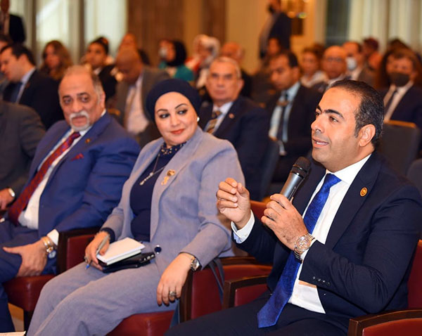 استراتيجية التواصل والاتصال مع المصريين بالخارج