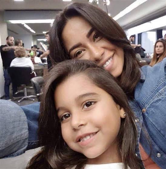 شيرين عبدالوهاب وابنتها