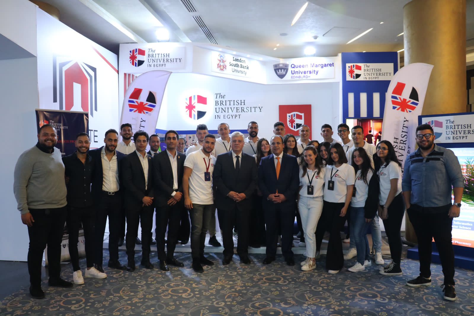 لليوم الثاني| معرض 