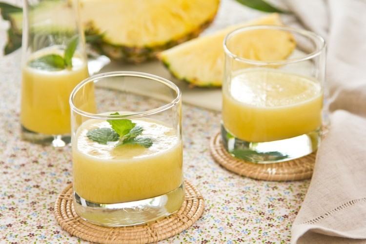 عصير الليمون بالأناناس والنعناع