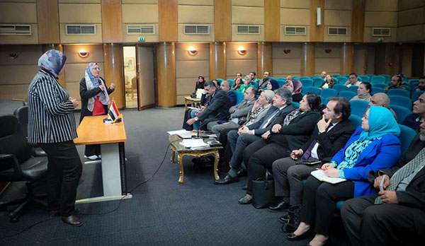 وزيرة البيئة تبحث آليات تسهيل الانتقال للعاصمة الإدارية الجديدة