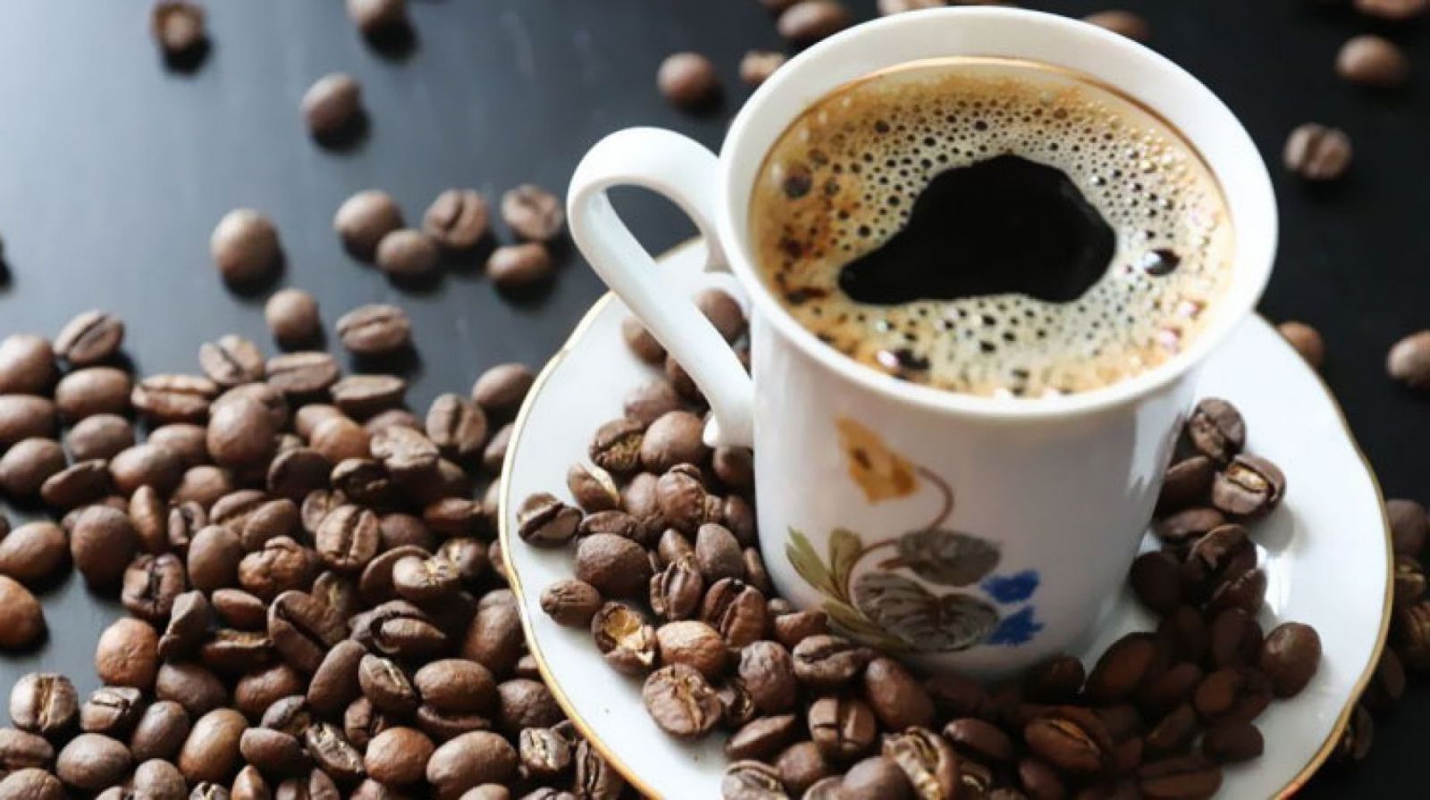 دراسة: محبو القهوة لديهم مستويات أعلى من بكتيريا الأمعاء المضادة للالتهابات