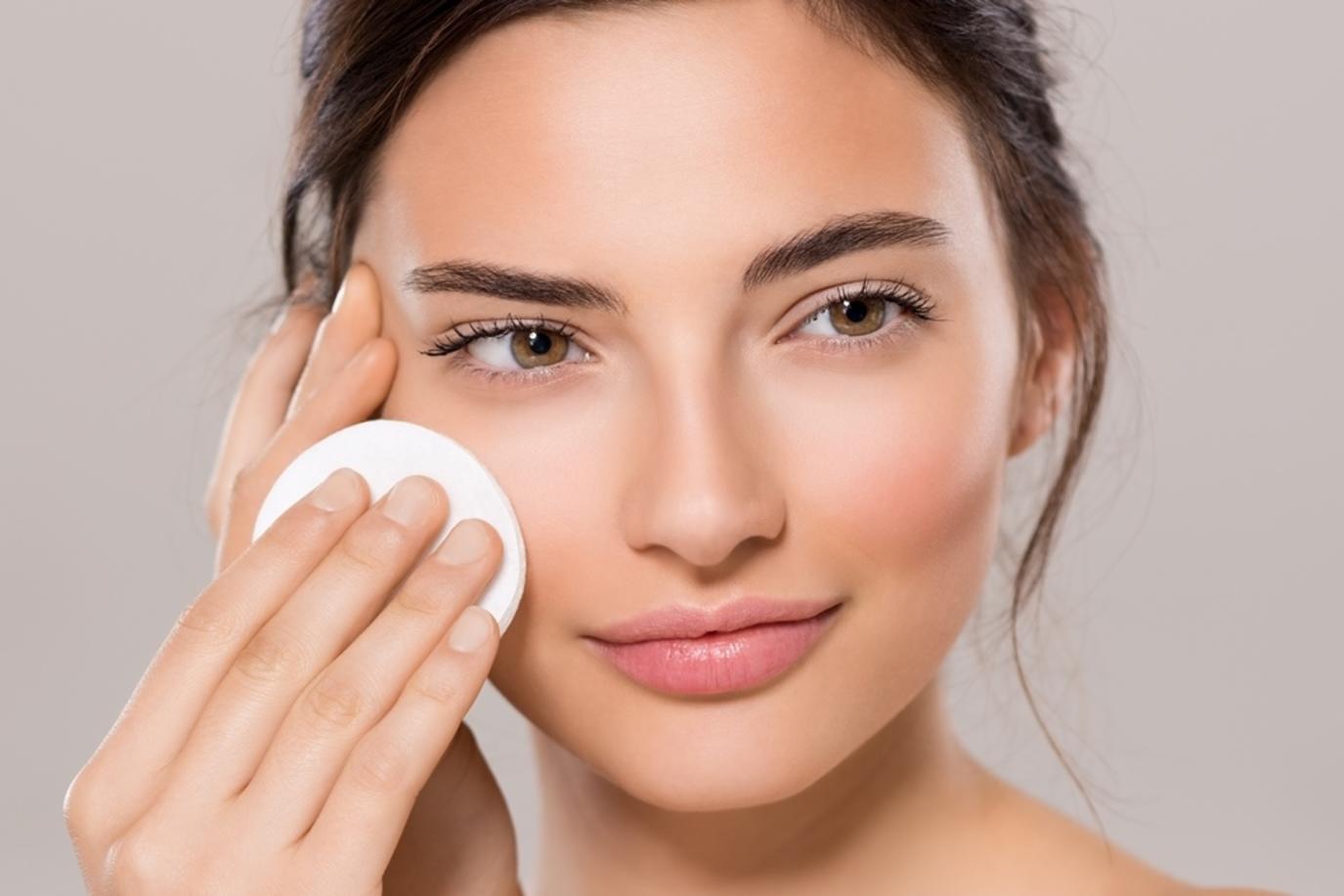 طرق العناية السليمة بالبشرة قبل العيد