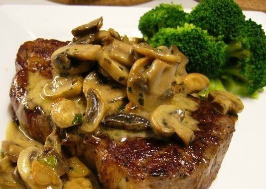 زي المطاعم.. طريقة عمل ستيك بالمشروم والكريمة