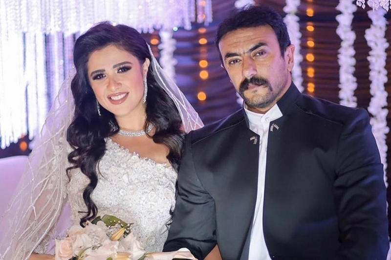 أحمد العوضى وزوجته