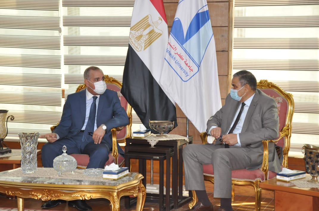 جانب من اجتماع مجلس جامعة كفر الشيخ