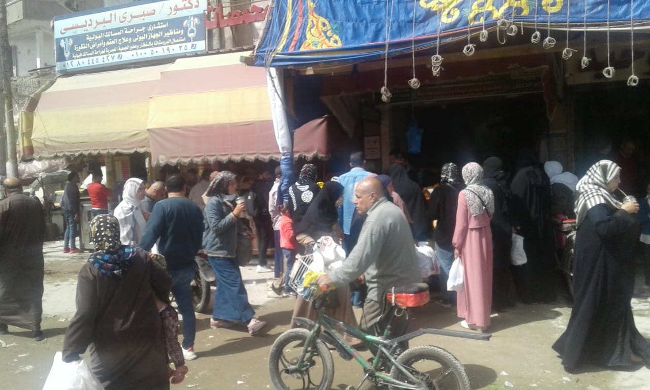 ذبح الجمال وشوادر المخللات أبرز عادات رمضان في البحيرة