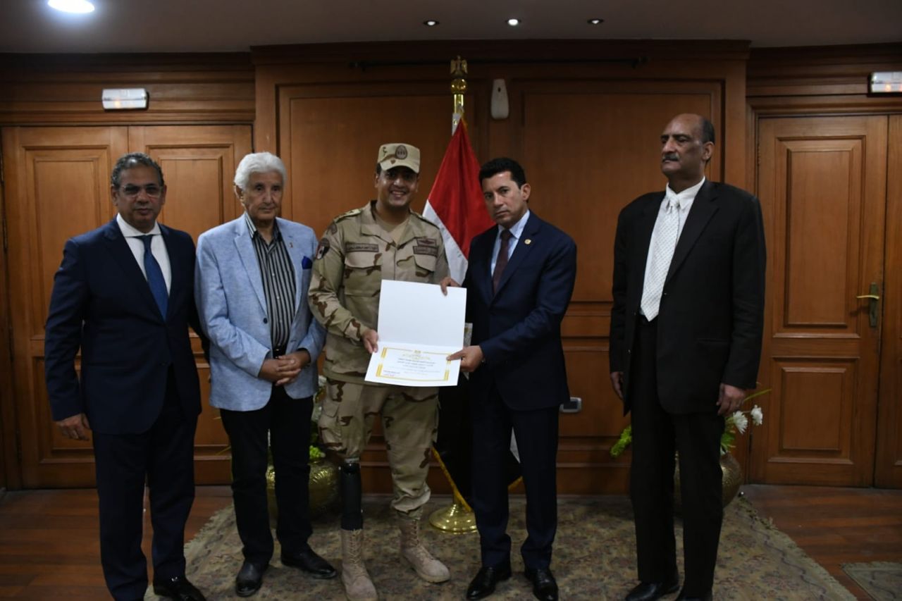 وزير الرياضة يكرم ابطال مصر البارالمبيين