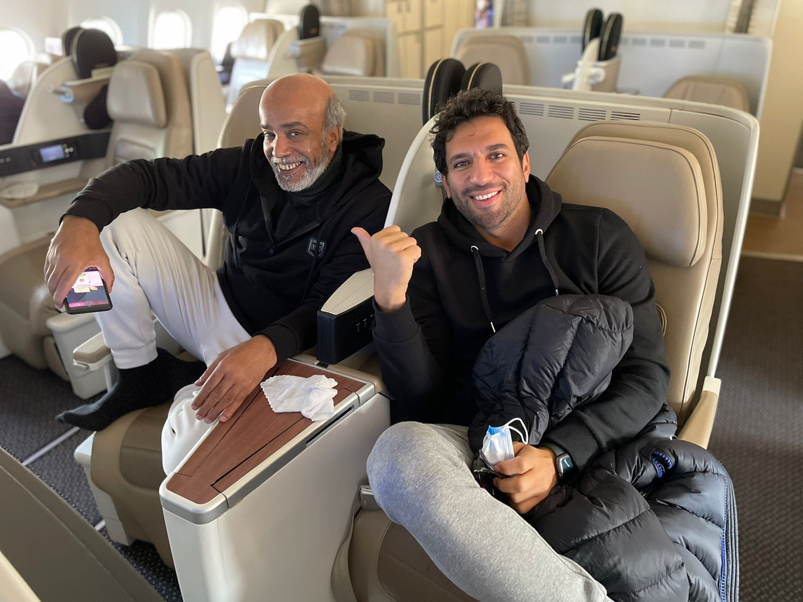 فريق مسرحية في نص الليل