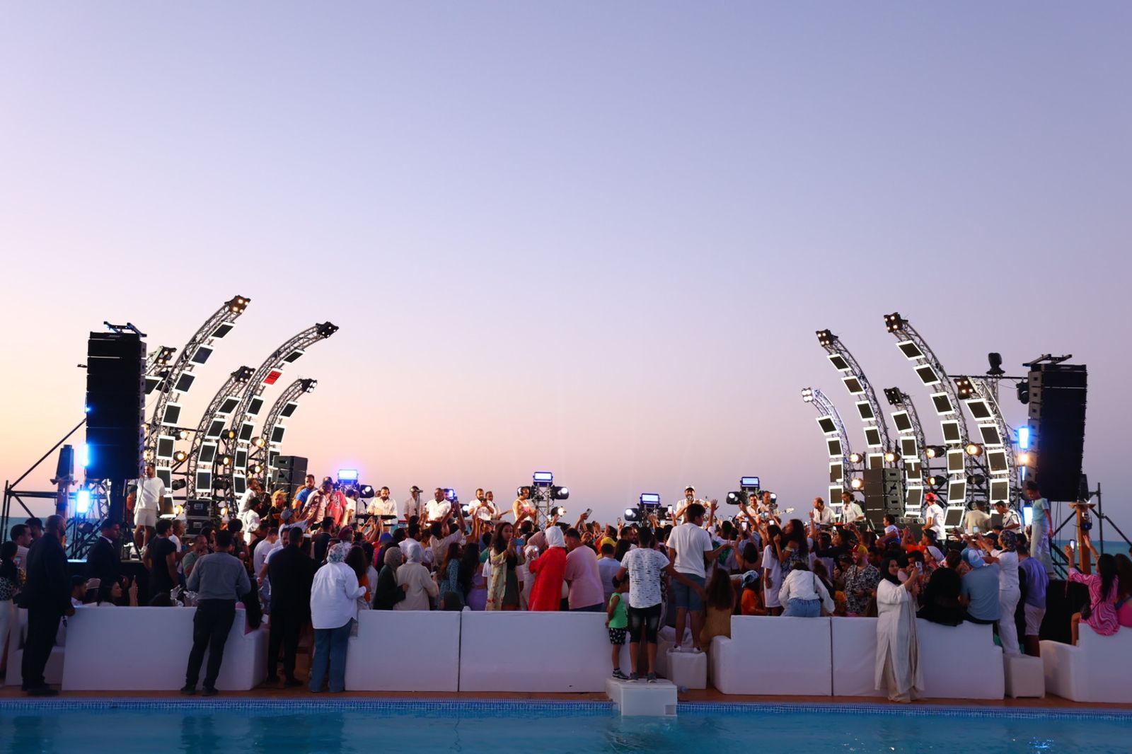 حفل تامر حسني في العلمين الجديدة