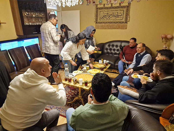 المحشي والكنافة على مائدة إفطار بيت العائلة المصرية بألمانيا