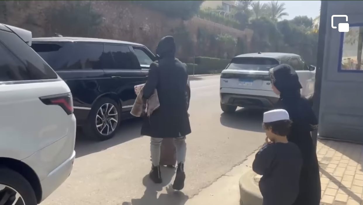 تامر حسني وابناءه