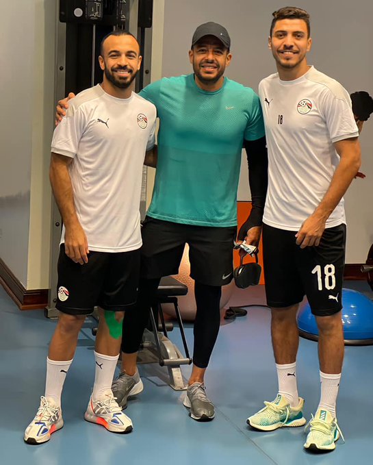 محمد حماقي مع محمد شريف ومحمد مجدي أفشة داخل معسكر منتخب مصر