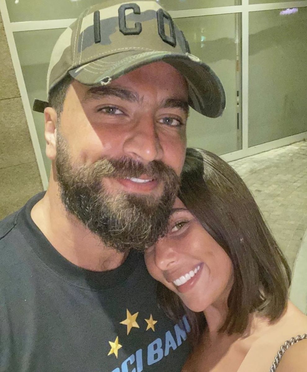 معتصم النهار وزوجته