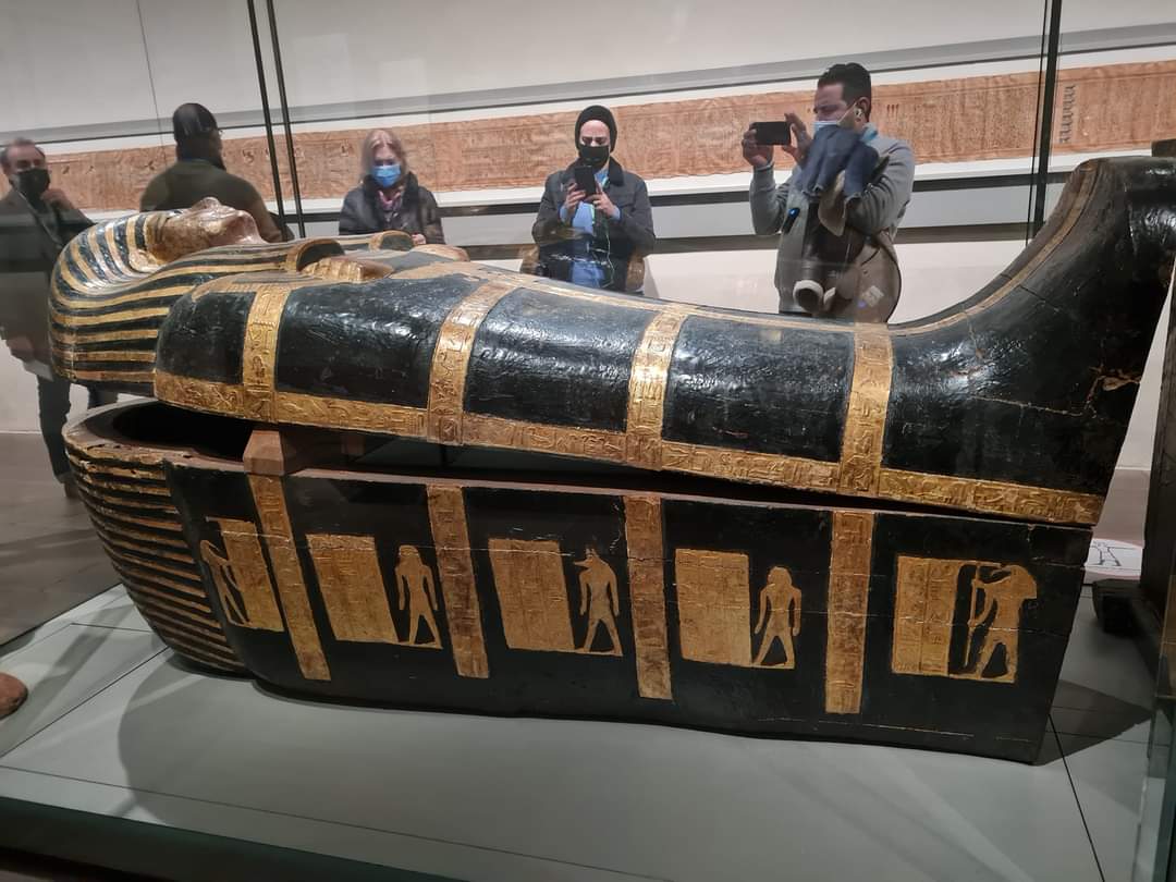 المصريون في إيطاليا يختتمون 2021 بزيارة إلى المتحف المصري بتورينو.. صور