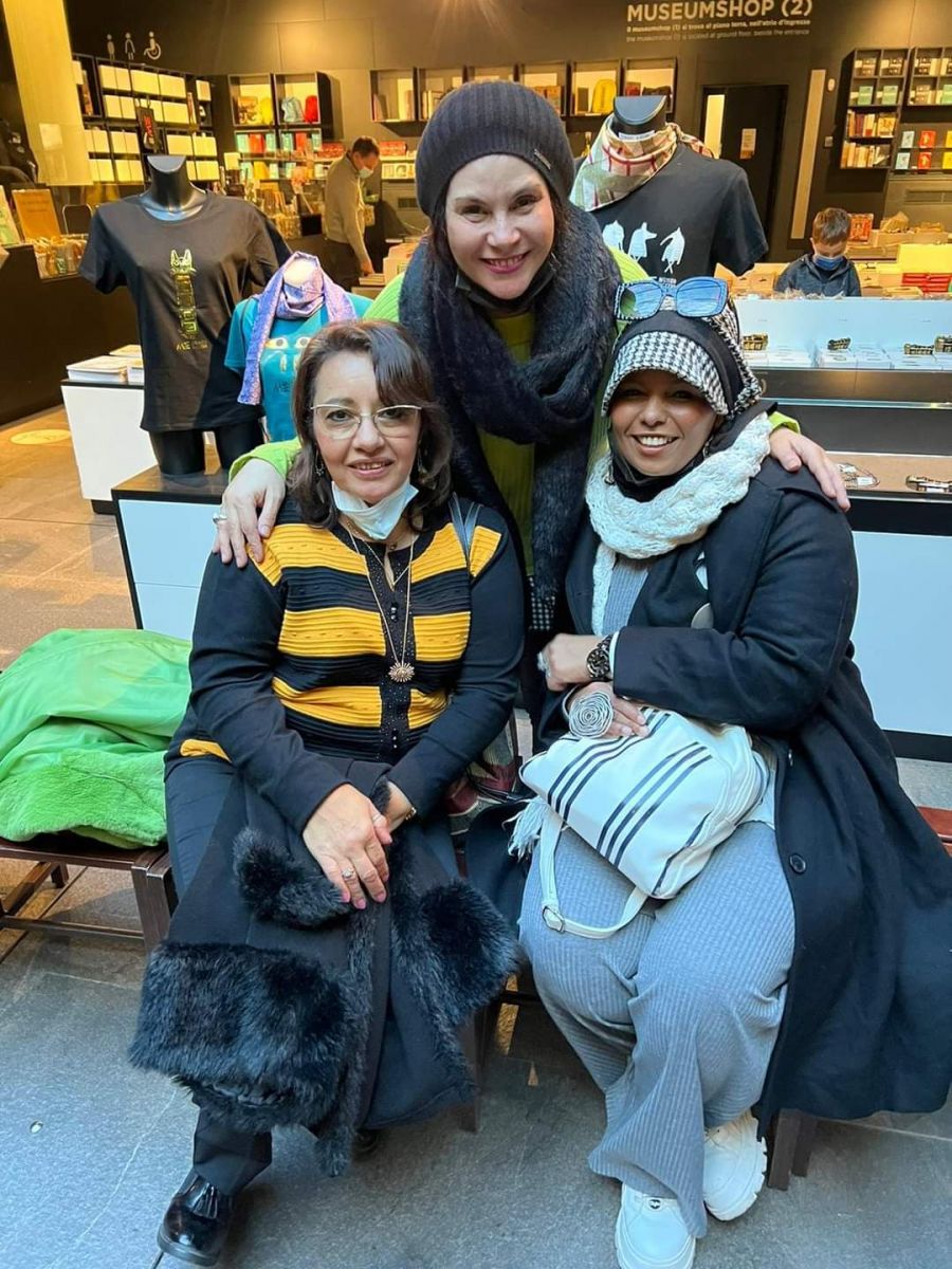 المصريون في إيطاليا يختتمون 2021 بزيارة إلى المتحف المصري بتورينو.. صور