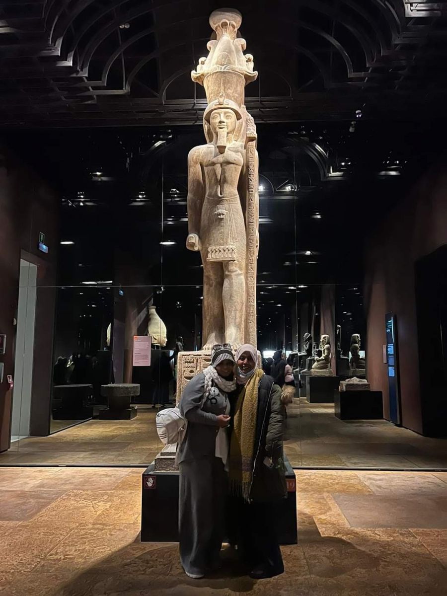 المصريون في إيطاليا يختتمون 2021 بزيارة إلى المتحف المصري بتورينو.. صور