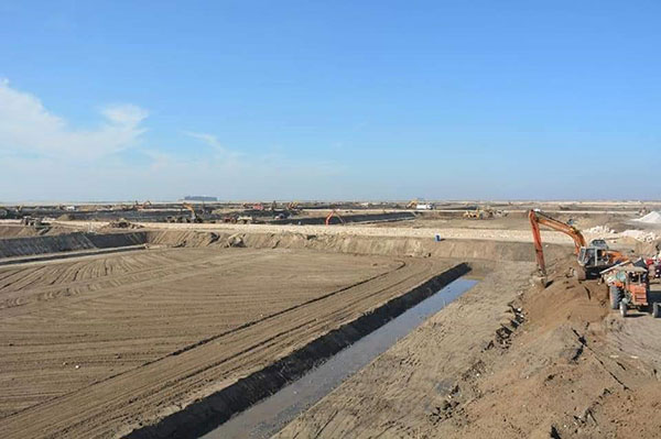 الفريق أسامة ربيع يتابع مستجدات أعمال التطوير بقناة السويس للاستزراع المائي