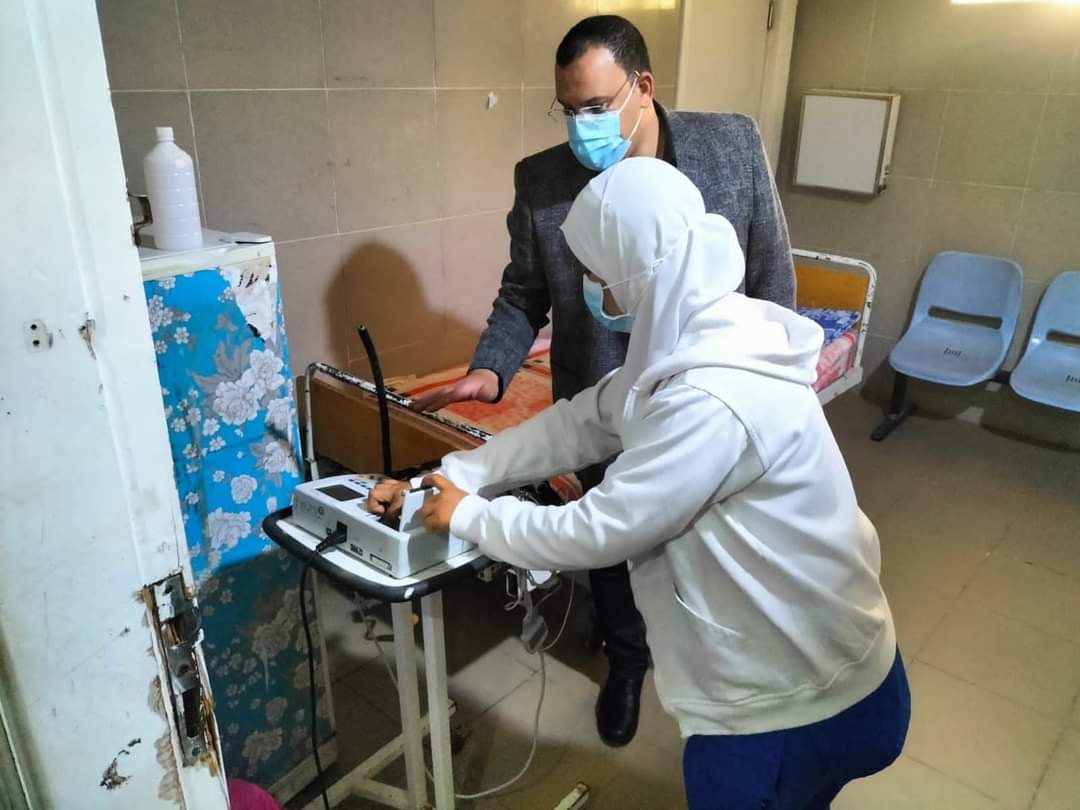 وكيل وزارة الصحة يتفقد طوارئ الباطنه بمستشفى السويس العام بشكل مفاجئ