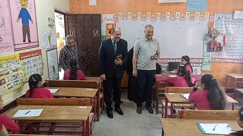 وكيل تعليم سوهاج يتابع انتظام امتحانات الفصل الدراسي الثاني