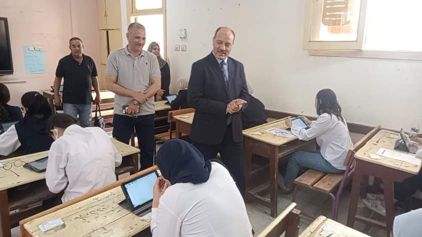 وكيل تعليم سوهاج يتابع انتظام امتحانات الفصل الدراسي الثاني