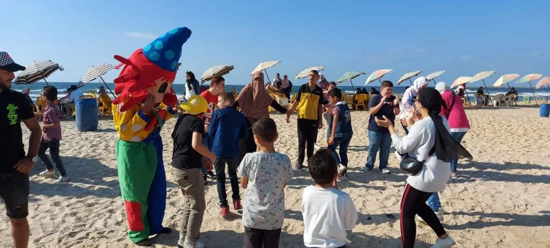 شاطئ النخيل برأس البر يحتضن فعالية ترفيهية لذوى الهمم