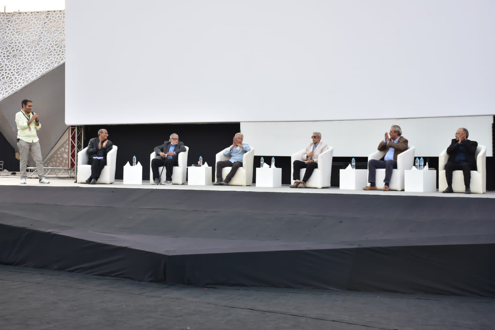 صناع فيلم الكيت كات