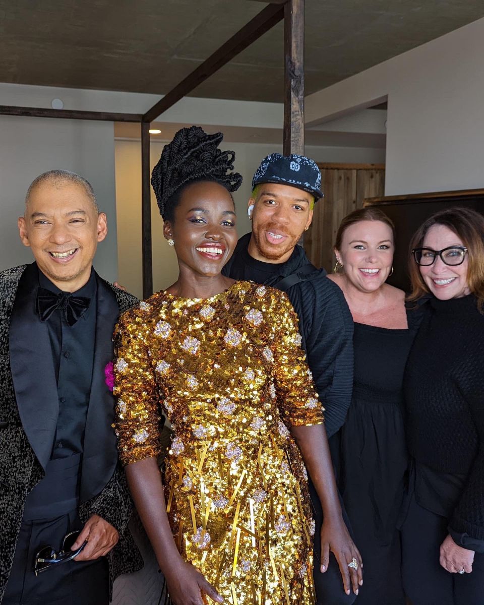 لوبيتا نيونغو في حفل توزيع جوائز الأوسكار الـ 94