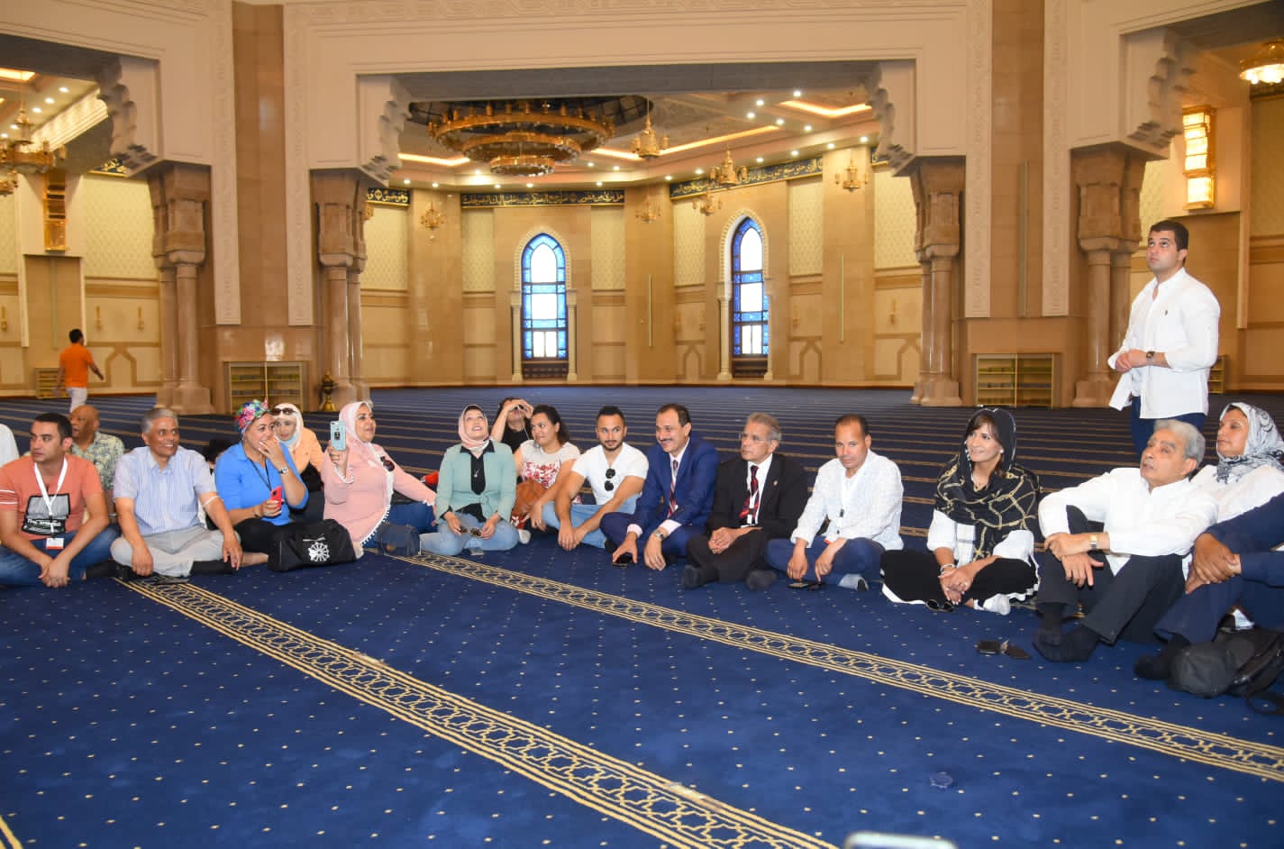 زيارة وفد الجاليات المصرية إلى مسجد الفتاح العليم بالعاصمة الإدارية