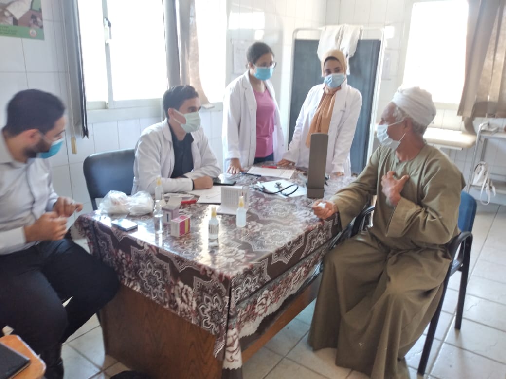 قافلة جامعة سوهاج الطبية