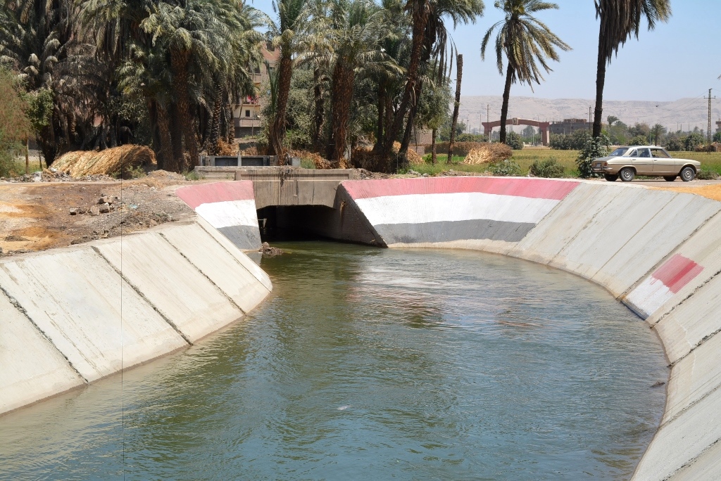  المشروع القومي لتبطين الترع بسوهاج
