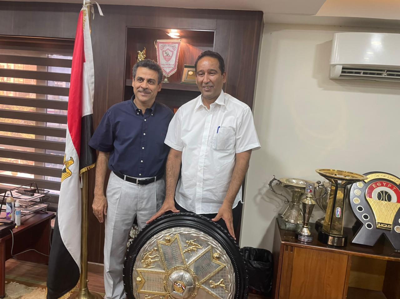 حسين لبيب يستقبل رئيس نادي المدينة الليبي 