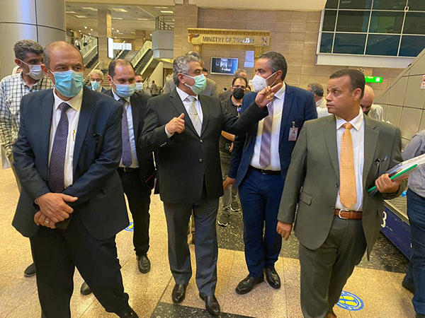 اللجنة العليا للتفتيش الأمني والبيئي تتفقد مطار القاهرة الدولي