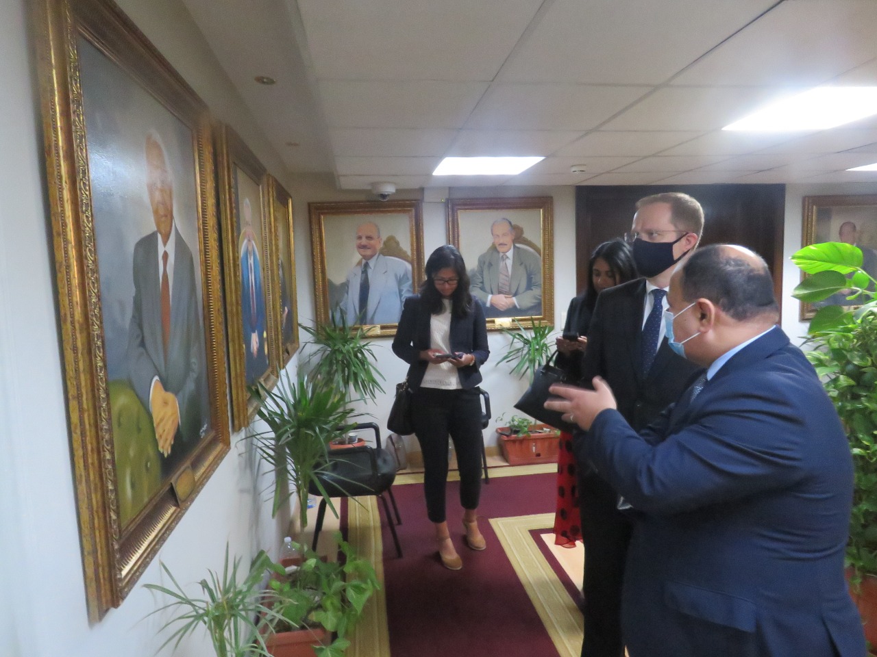 وزير المالية خلال لقائه مع السفير البريطاني بالقاهرة 