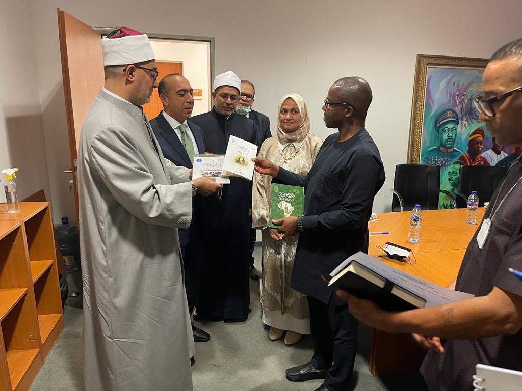 وفد الأزهر  يلتقى مستشار الأمن القومي وأعضاء البعثة الأزهرية بنيجريا