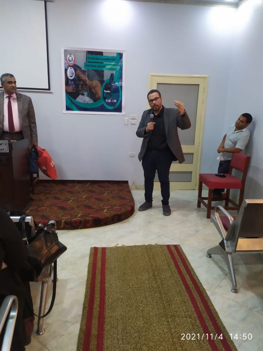 المشاركون بالورشة 