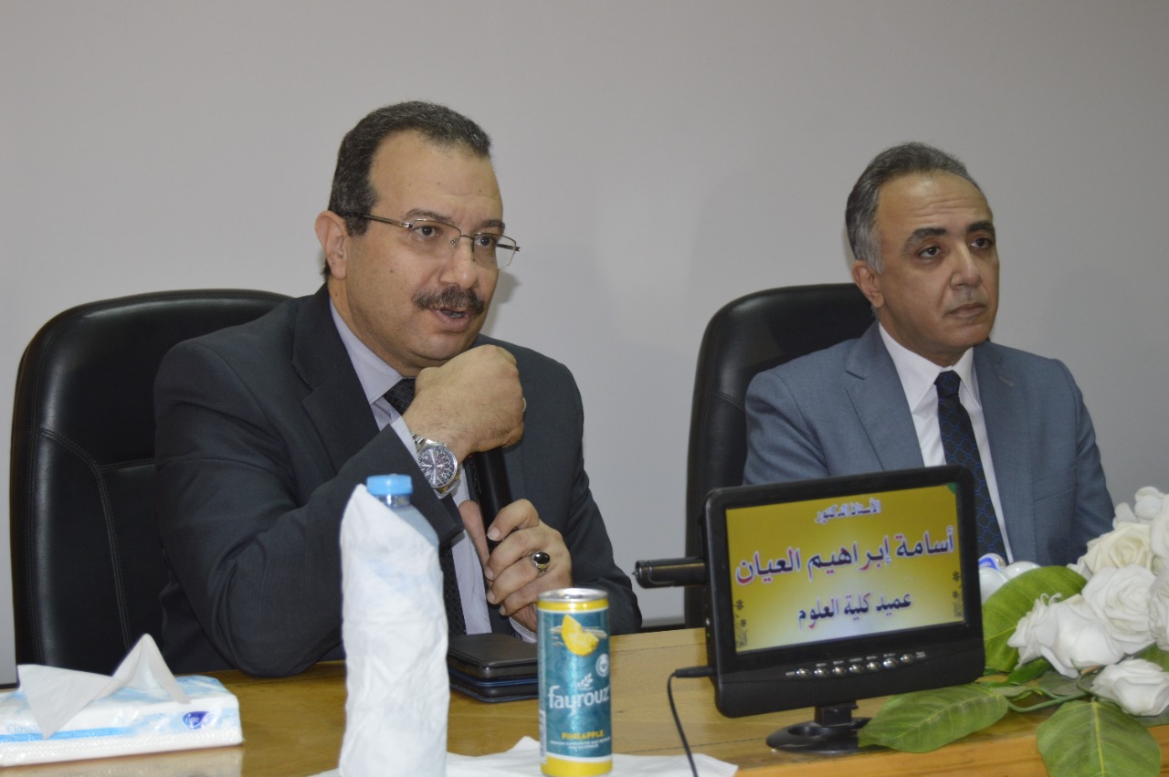 جانب من الندوة