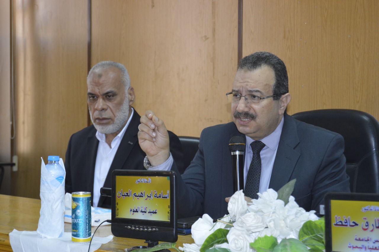 جانب من الندوة