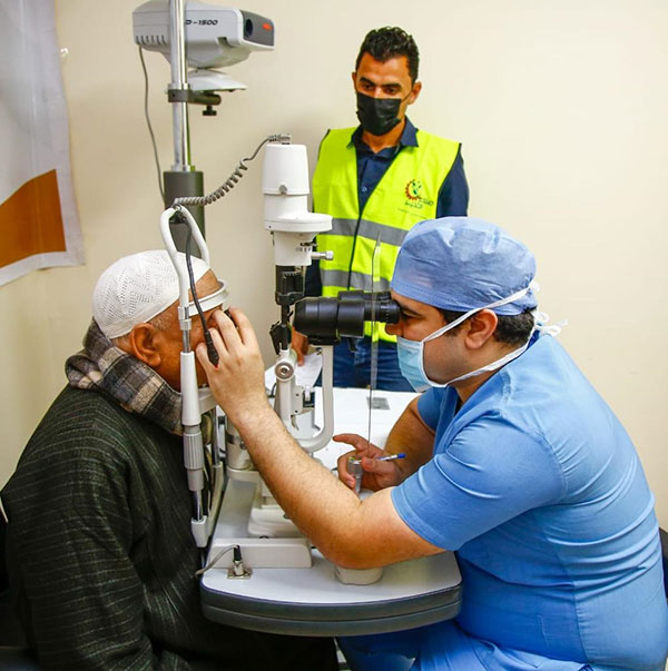 الهجرة: إجراء 66 عملية جراحات عيون و243 نظارة طبية لأهالى الحرجة ببنى سويف