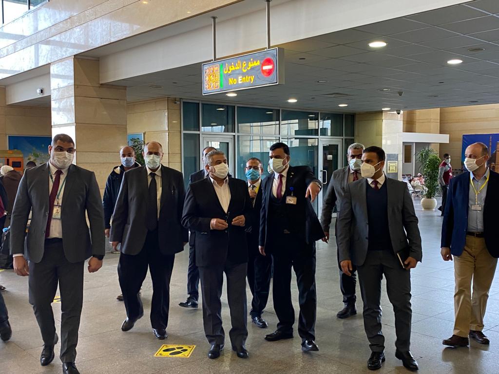 جولة تفقدية موسعة داخل مطار برج العرب