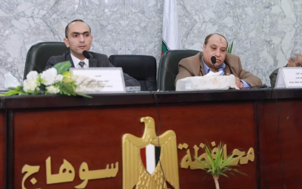 نائب محافظ سوهاج يعقد اجتماعا لمتابعة التعديات على أملاك الدولة