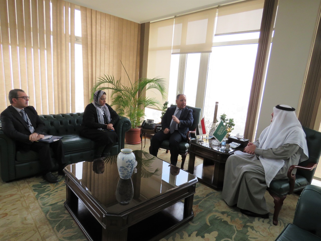 الدكتور محمد معيط وزير المالية خلال لقائه مع السفير السعودي بالقاهرة 