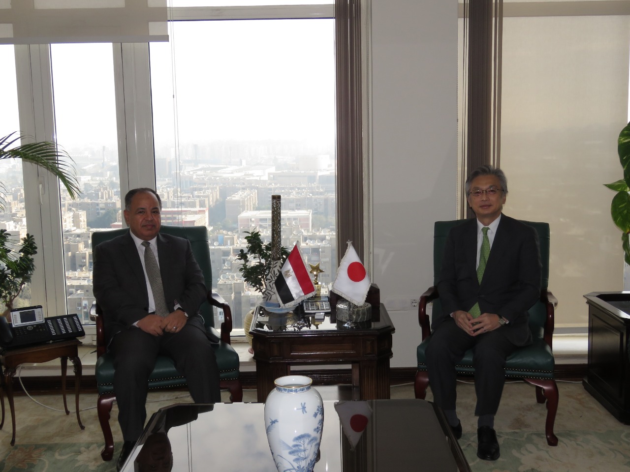الدكتور محمد معيط وزير المالية خلال لقائه مع السفير الياباني الجديد بالقاهرة 