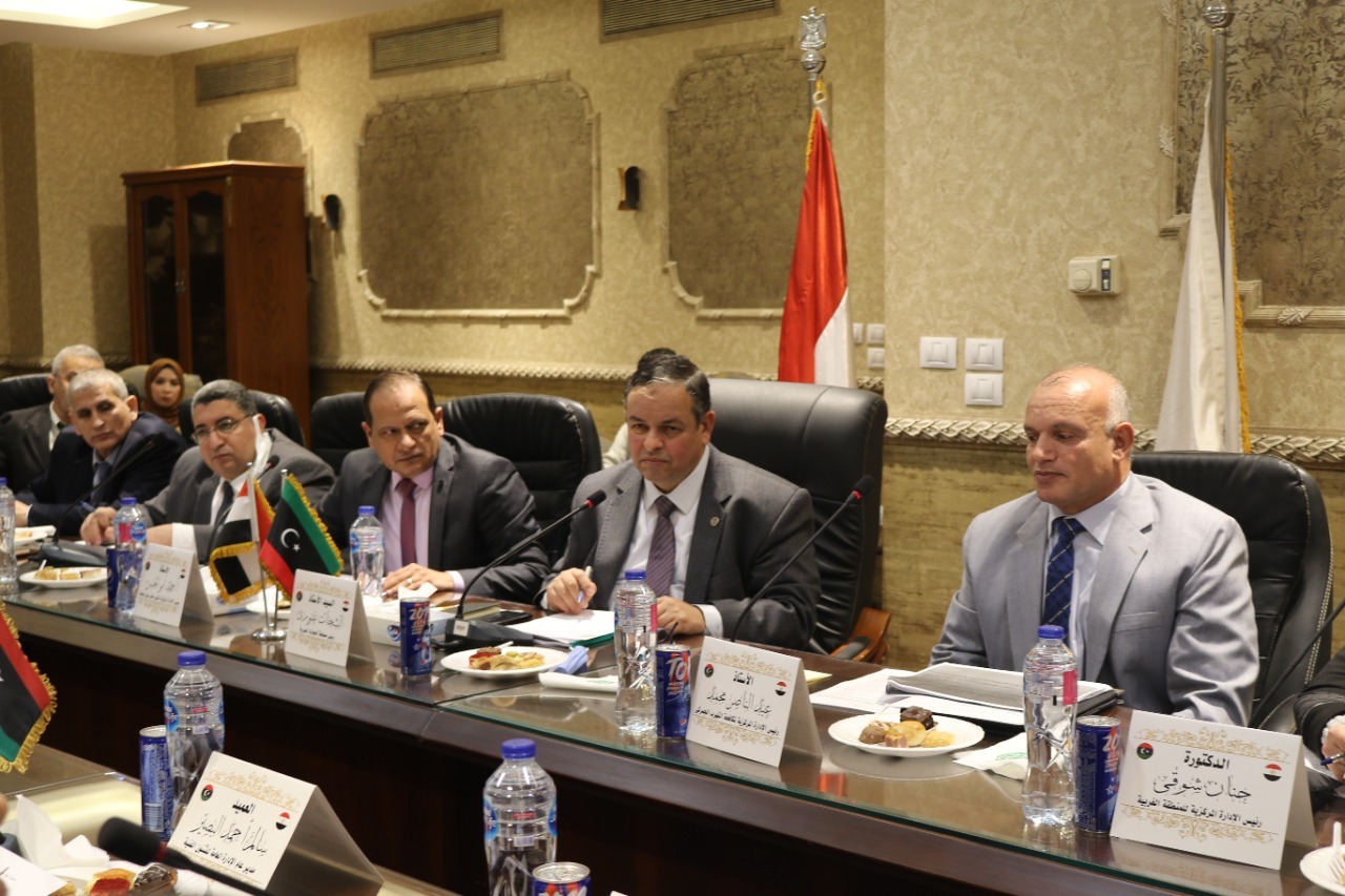 الشحات غتورى رئيس مصلحة الجمارك يستعرض نتائج اجتماع اللجنة الجمركية المصرية الليبية 