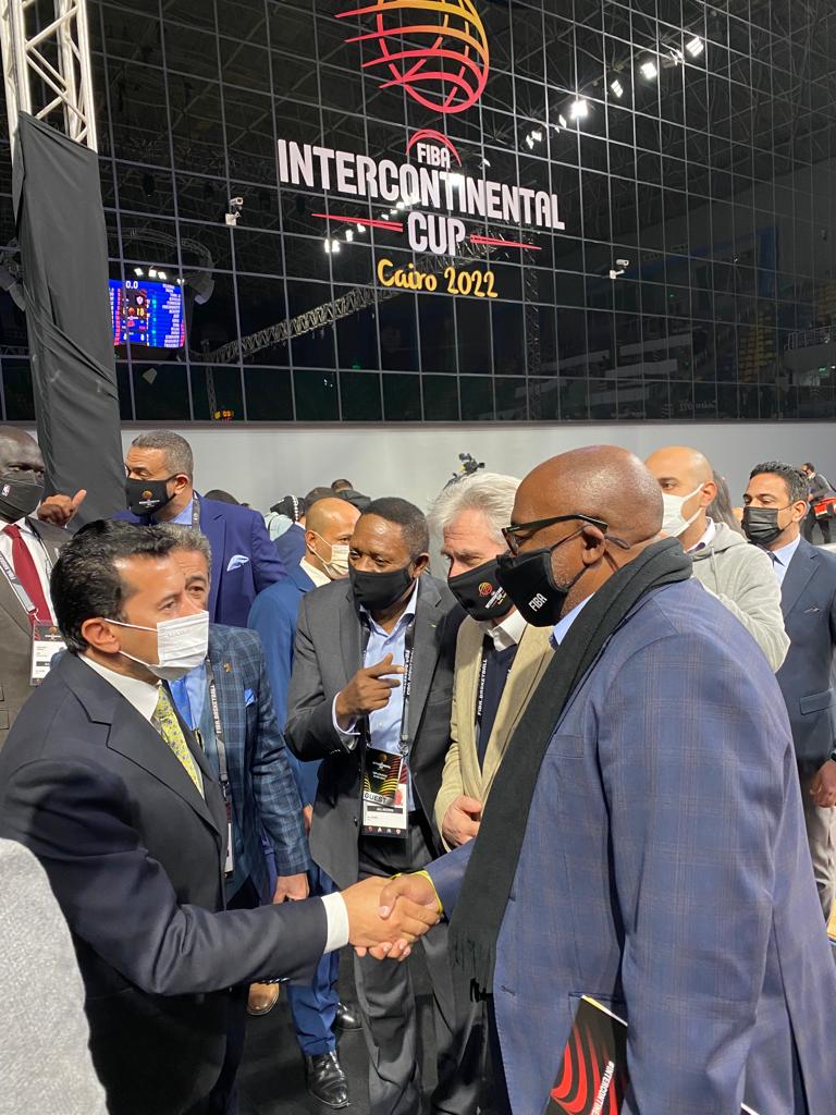 وزير الرياضة خلال افتتاح كأس العالم للأندية لكرة السلة 