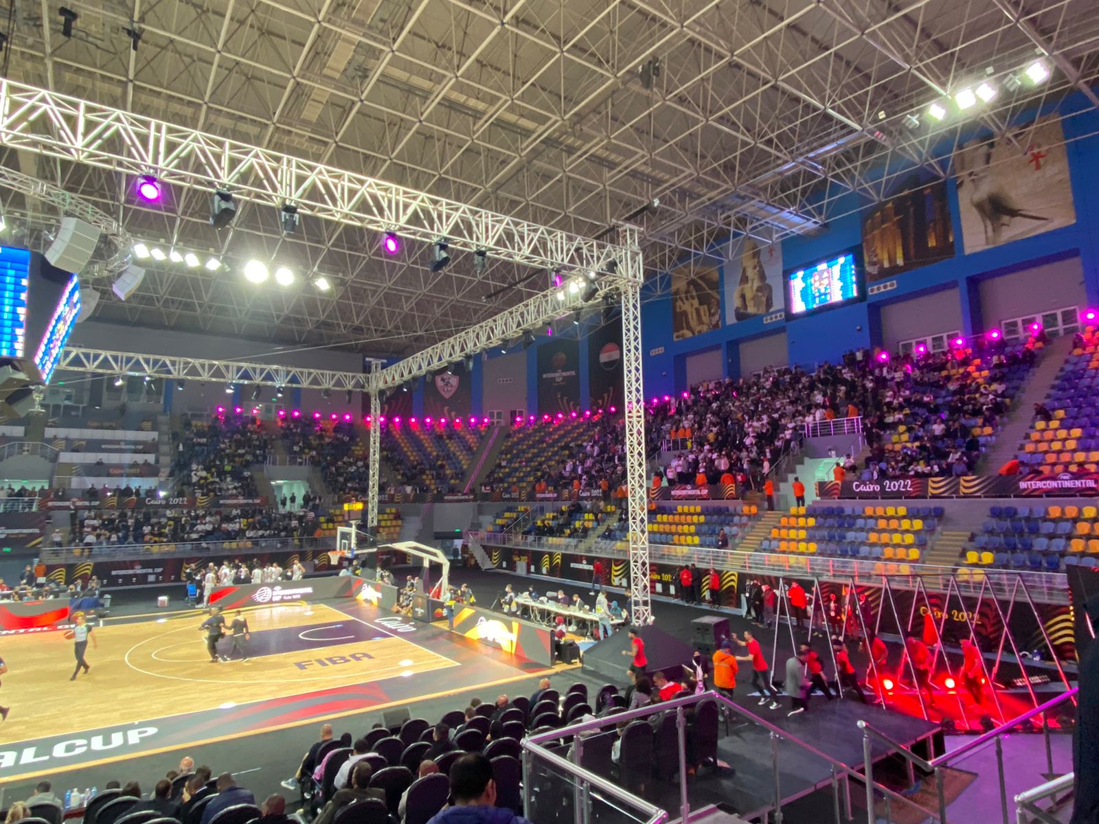 وزير الرياضة خلال افتتاح كأس العالم للأندية لكرة السلة 